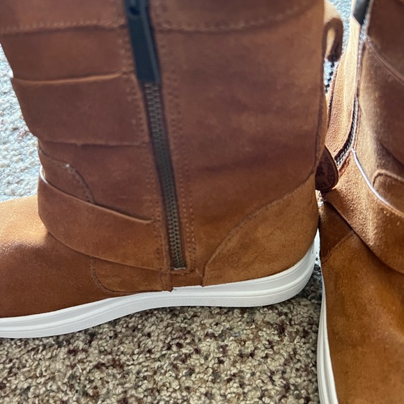 J SLIDES SUDE BUCKLR SIDE ZIPPER BOOTIE FAUX FUR SIZE 7.5 - Picture 5 of 11